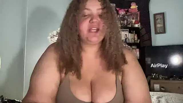 הופעת וובקאם של mixxedgoodness