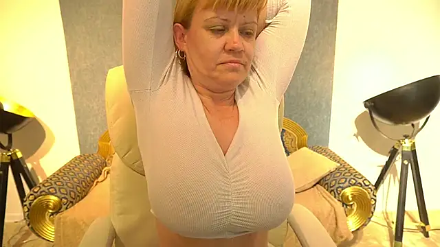 BellaLaPetit Chat XXX live