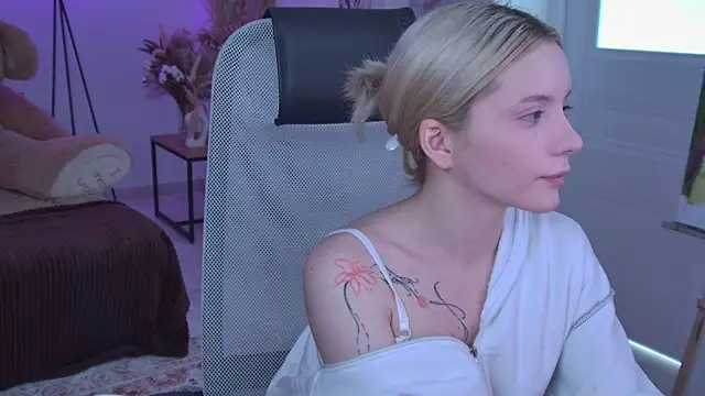 AuroraWrenfield live XXX chat
