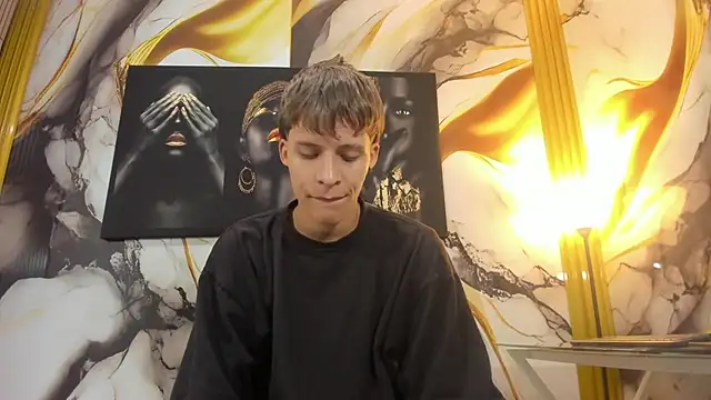 mono_blonde Webcamshow