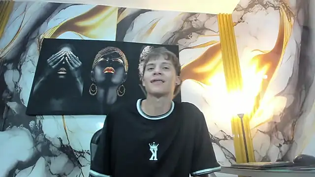 mono_blonde – Kamerová šou