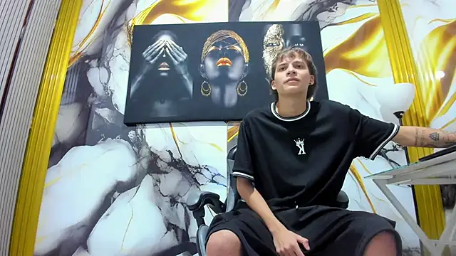 แชท XXX สดของ mono_blonde
