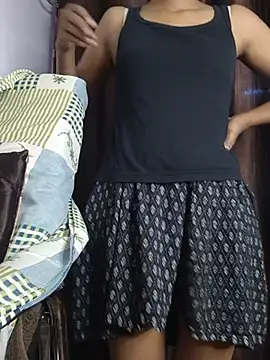 hansika_25 Show in webcam