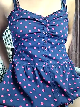 hansika_25 Chat XXX in diretta