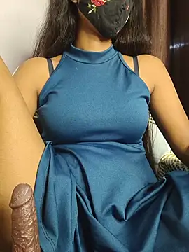 hansika_25 Show in webcam