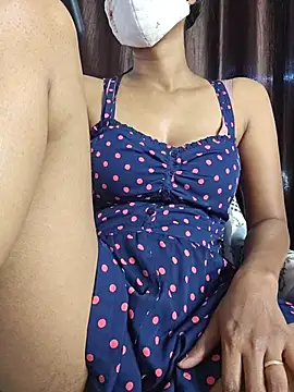 hansika_25 Show in webcam