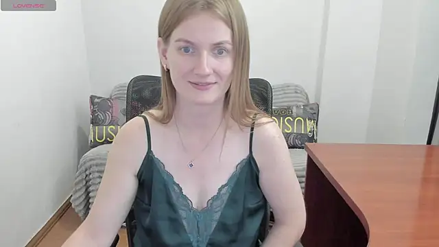 Alisha_Skyes: διαδικτυακό σόου στην κάμερα