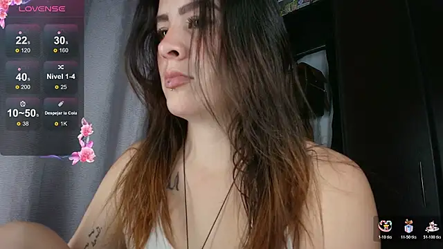ImSophieFox 即時 XXX 聊天