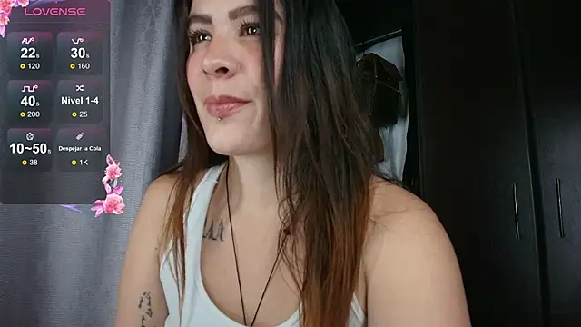 ImSophieFoxのライブXXXチャット