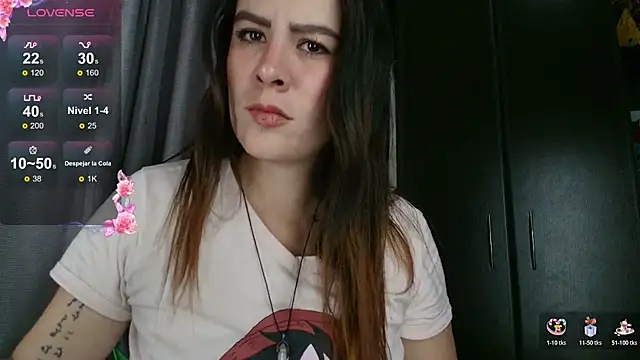ImSophieFox's Live XXX Chat