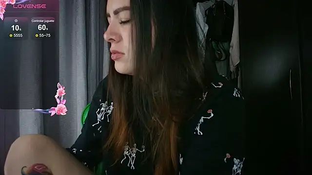 ImSophieFox's Live Chat Room