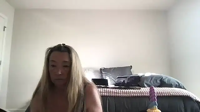 milf-Lacey's Webcam Show