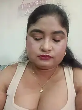 hornyriyanka Webcamshow
