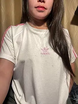 XXX chat uživo modela Bella_7777