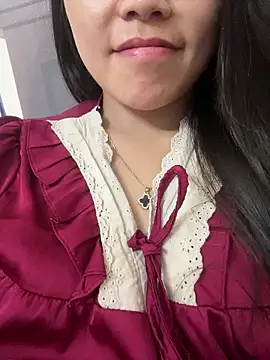 הופעת וובקאם של Bella_7777