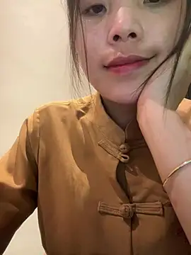 Bella_7777's Webcam Show