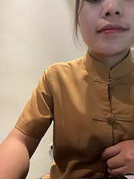 Bella_7777's Webcam Show