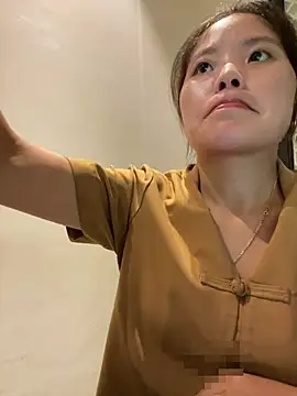 Bella_7777 Adlı Modelin Canlı XXX Sohbeti