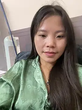 Bella_7777's Webcam Show