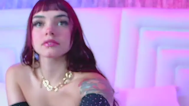 Show modela Mia_Monroee na web-kameri