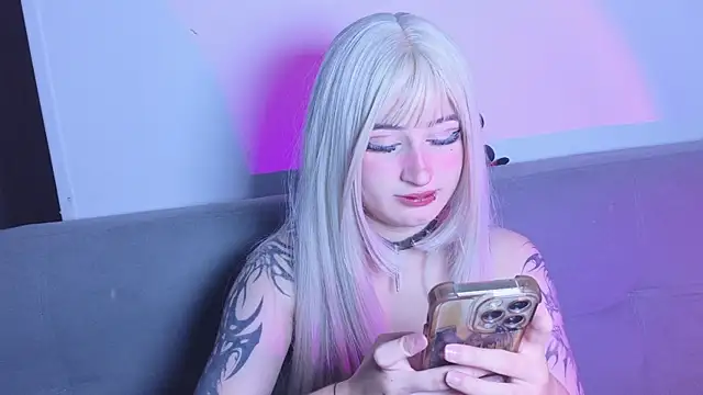 צ'אט XXX בשידור חי של Murasaki_doll