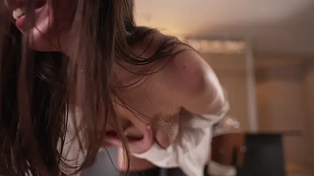 Czat XXX na żywo – LIttle_Rina_