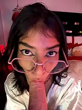 TweetiePieXXX: διαδικτυακό σόου στην κάμερα