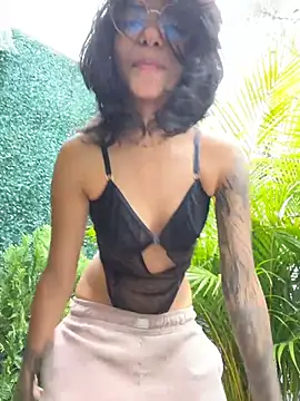 TweetiePieXXX: вебкам-шоу