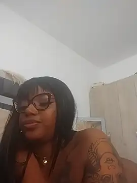 SheilaCoopers_ Adlı Modelin Canlı XXX Sohbeti