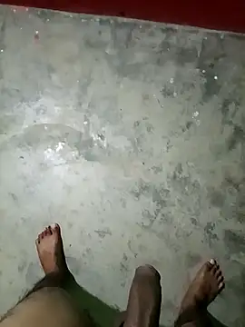 Pokazy przed kamerką – Assamese_Sunny2