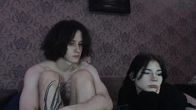 Show modela min1pekka na web-kameri