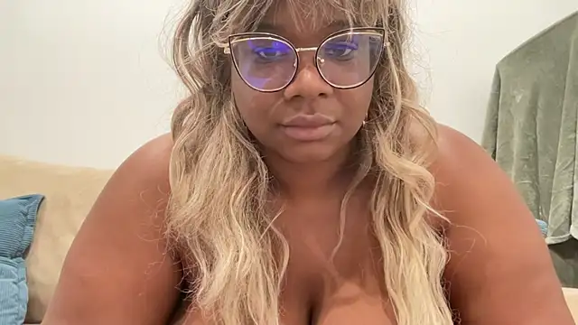 Show modela furykat1 na web-kameri