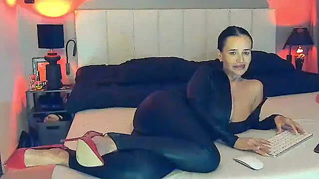 Show modela simonacavali na web-kameri
