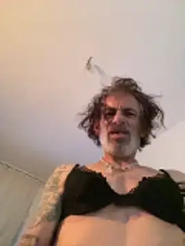 crisfootlicker Show in webcam