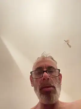 הופעת וובקאם של crisfootlicker