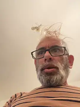 הופעת וובקאם של crisfootlicker