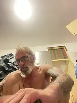 crisfootlicker's Webcam Show