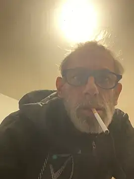 Chatroom XXX en direct de crisfootlicker