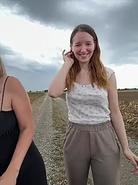 Pokazy przed kamerką – FayeFlame