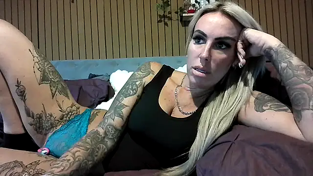 poppyinga1's Webcam Show