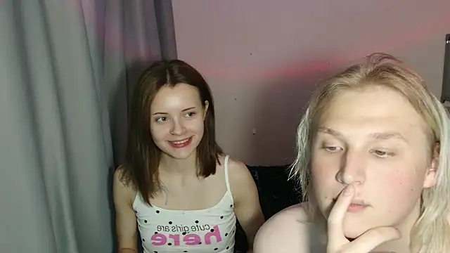 ChrisEva Pertunjukan Webcam