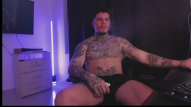 Show modela miller_g95 na web-kameri