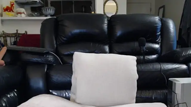 Juicy_Julie469 网络视讯表演