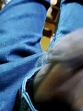 Desicouple2909 Show in webcam