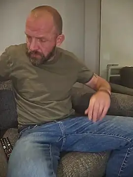 Andrewjames8391 – webcam-show