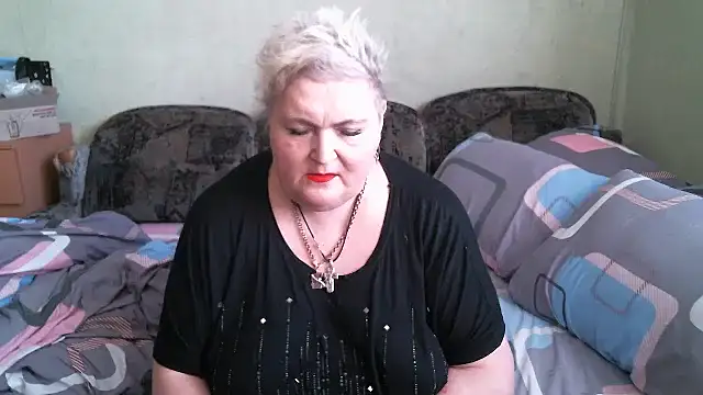 Lana555: онлайн-секс-чат