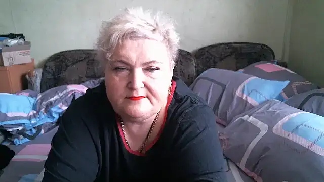 Show modela Lana555 na web-kameri