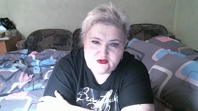 Show modela Lana555 na web-kameri