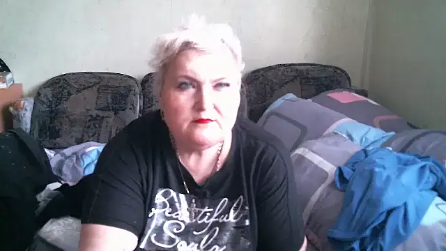 Lana555 Adlı Modelin Canlı XXX Sohbeti