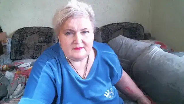 Lana555: διαδικτυακό σόου στην κάμερα